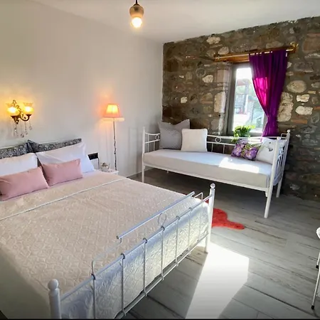 Отель Masal Kuecuekkoey Boutiquehotel Айвалык