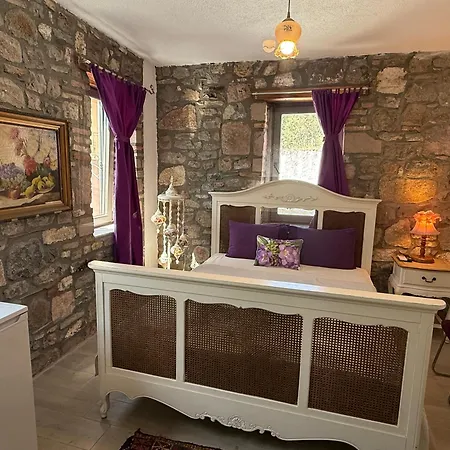 Masal Kuecuekkoey Boutiquehotel Айвалык